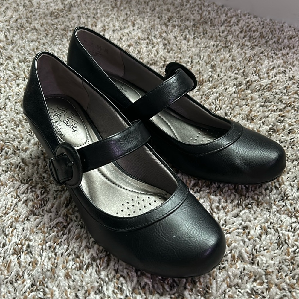 Life stride soft system Mary Jane heel